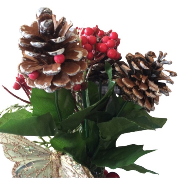 HAND CRAFTED Holiday Decor Faux Foliage Gold Butterfly and Pinecone Accent NEW - Picture 4 of 13